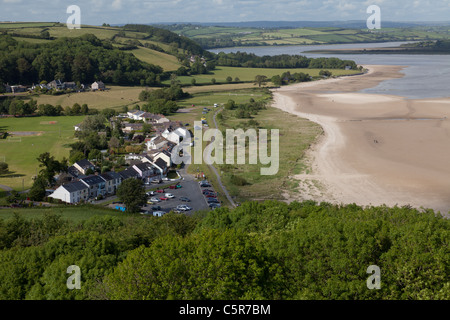 Vue depuis le château normand de la Tywi à l'estuaire en Llansteffan Carmarthenshire, Pays de Galles. Banque D'Images