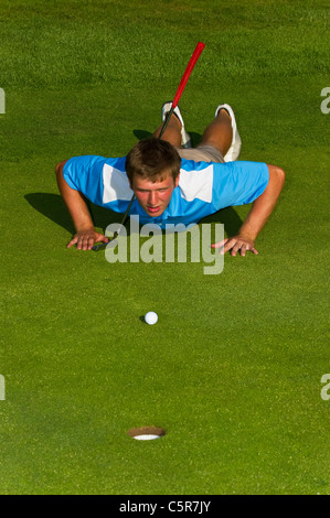 Un alignement d'un golfeur mis sur le vert. Banque D'Images