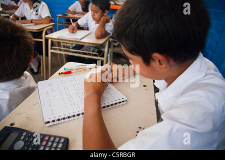 Middle School à Canton La Junta, Comalapa Chalatenango, El Salvador Banque D'Images