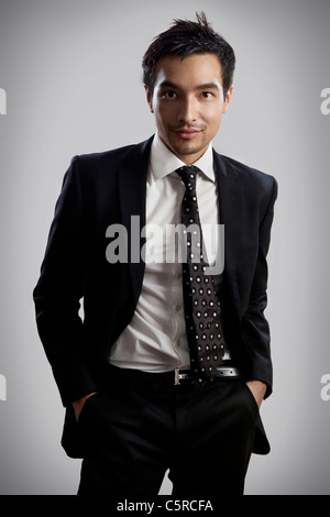 Un studio portrait of a young man Banque D'Images