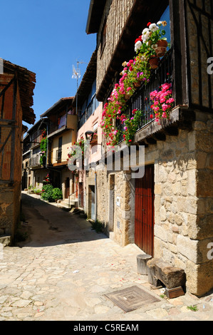 L'Europe, Espagne, Castille et Léon, la Sierra de Francia, La Alberca, vue de l'allée dans la vieille ville Banque D'Images