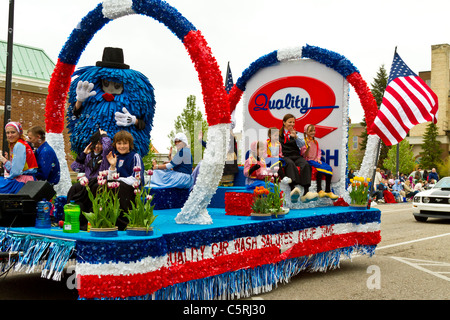 Le défilé de la musique au festival le Temps des tulipes en Hollande, au Michigan, aux États-Unis. Banque D'Images