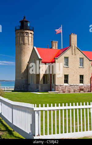 Historique Le vieux phare Mackinac Point, Mackinaw City, dans le Michigan, USA. Banque D'Images