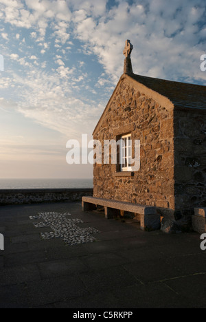 Chapelle St Nicolas sur l'île, St Ives, Cornwall, UK date du 15ème siècle et surplombe la mer et la ville. Banque D'Images