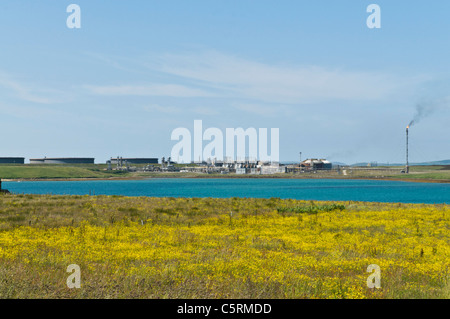 Dh Flotta Oil Terminal FLOTTA ORKNEY réservoirs d'huile et de gaz de torchère Ecosse Banque D'Images