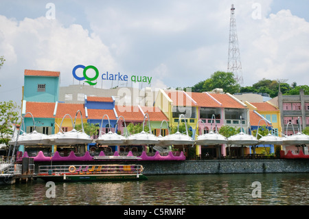 Populaire et branché Clarke Quay au district de la rivière Singapour, Singapour, en Asie du Sud-Est, l'Asie Banque D'Images