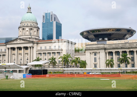 Nouveau bâtiment du Parlement européen et ancien bâtiment de la Cour suprême, à Singapour, en Asie du Sud-Est, l'Asie Banque D'Images