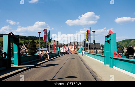 Allemagne, Rhénanie-Palatinat, Traben-Trarbach, pont de la Moselle Banque D'Images