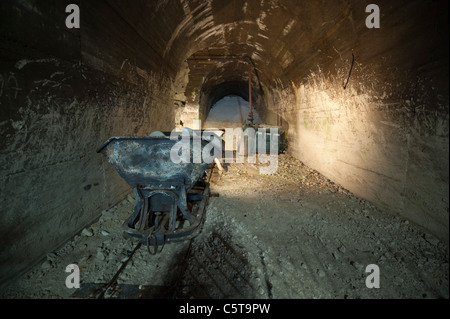 Tunnel dans La Coupole musée de la seconde guerre mondiale dans le nord de la France à Helfault, près de St Omer Banque D'Images