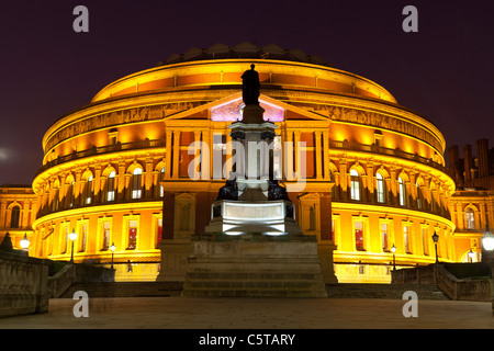 Royal Albert Hall au crépuscule avec des lumières London UK Banque D'Images