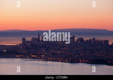 États-unis, Californie, San Francisco skyline, levé du soleil Banque D'Images