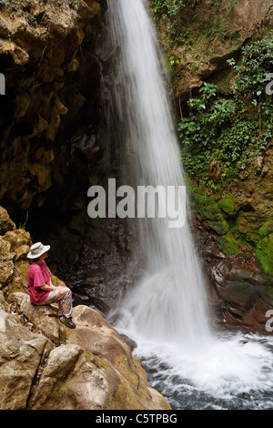 Costa Rica, Guanacaste, Rincon de la Vieja, Hacienda Guachipelin, vue de la cascade Banque D'Images