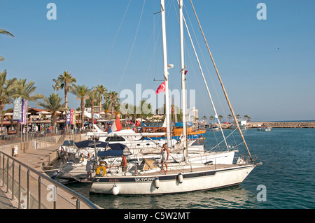 Ville Ville du côté du port Port de la Turquie plage mer Banque D'Images