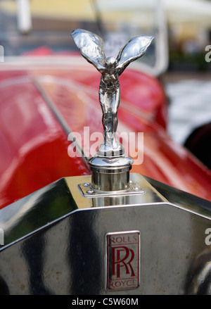 Salzkammergut, Mondsee, Close up of oldtimer Rolls Royce Silver Ghost alpine eagle Banque D'Images