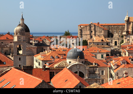 Vue sur les toits de Dubrovnik des murs de la ville, la vieille ville de Dubrovnik, Croatie Banque D'Images