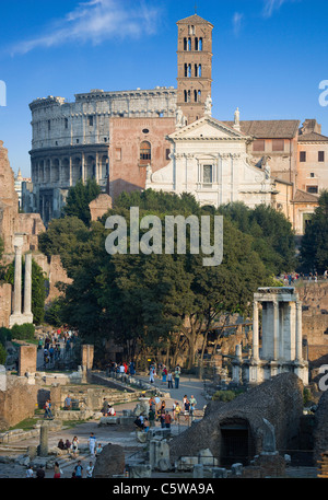 L'Italie, Rome, Forum Romain, Santa Francesca Romana en arrière-plan Banque D'Images