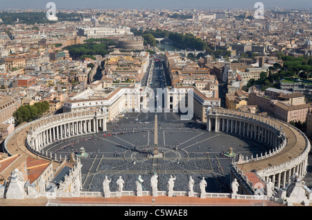 Italie, Rome, Vatican, la Place Saint Pierre vu à partir de la Basilique de Saint Peter Banque D'Images