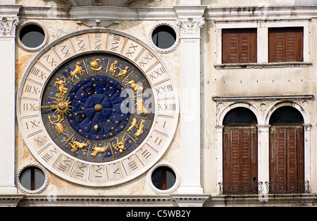 L'Italie, Venise, Place St Marc, Tour, signes du Zodiaque Banque D'Images