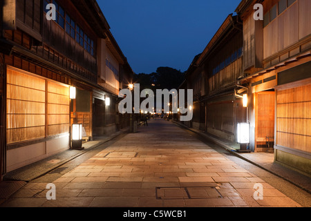 Vue de nuit du quartier Higashi Chaya, Kanazawa, Ishikawa, Japon Banque D'Images