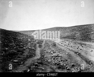 Guerre de Crimée 1853-1856 Photo par Roger Fenton de coup de canon qui n'ont pas de cible en siège de Sébastopol en 1855. Banque D'Images