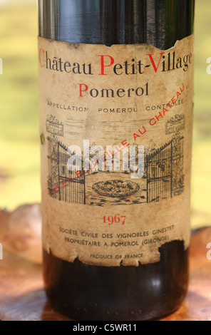 Bouteille de vin rouge de Pomerol, Bordeaux Banque D'Images