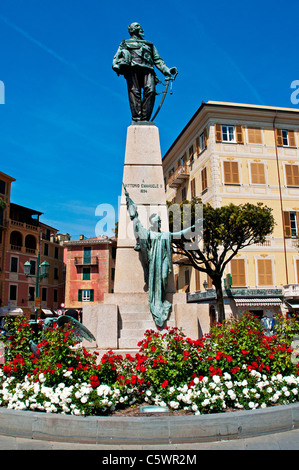 Un impressionnant monument en bronze de Vittorio Emanuele II di Savoia situé à Santa Margherita Ligure, ligurie, italie Banque D'Images