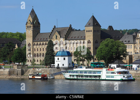 Rheinuferpromenade à Coblence, ehemaliges Preussisches Regierungsgebaeude, Bundesamt für Wehrtechnik und Beschaffung, Oberlandesgericht und Anwaltsge Banque D'Images