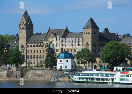 Rheinuferpromenade à Coblence, ehemaliges Preussisches Regierungsgebaeude, Bundesamt für Wehrtechnik und Beschaffung, Oberlandesgericht und Anwaltsge Banque D'Images
