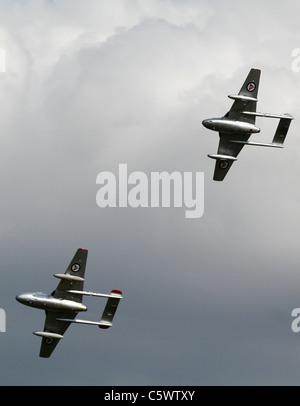 2 JETS DE HAVILLAND VAMPIRE RNOAF VOL HISTORIQUE 02 Juillet 2011 Banque D'Images
