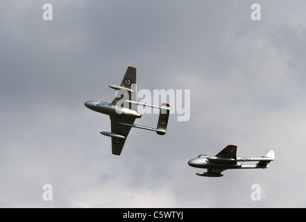 2 JETS DE HAVILLAND VAMPIRE RNOAF VOL HISTORIQUE 02 Juillet 2011 Banque D'Images