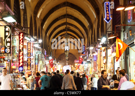 À l'intérieur du Grand Bazar à Istanbul, Turquie. Photo prise à 20 Mai 2011 Banque D'Images