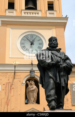 Palazzo del Governatore sur la Piazza Garibaldi à Parma Banque D'Images