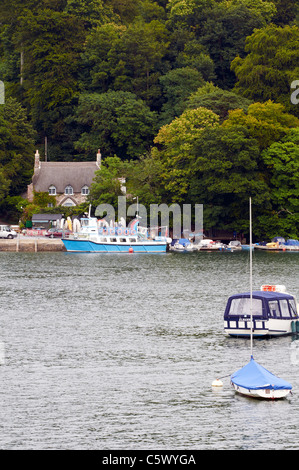 Rivière Dart, Dittisham, Devon, Angleterre en juillet 2011 avec un grand nombre de bateaux et yachts. Banque D'Images