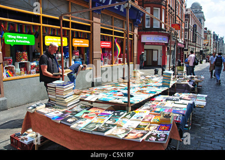 Décrochage livre sur Wardour Street, Soho, City of Westminster, London, Greater London, Angleterre, Royaume-Uni Banque D'Images