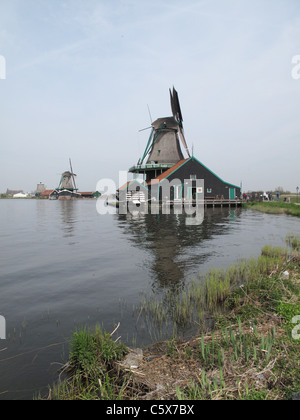 Moulin à Zaanse Schans aux Pays-Bas Banque D'Images