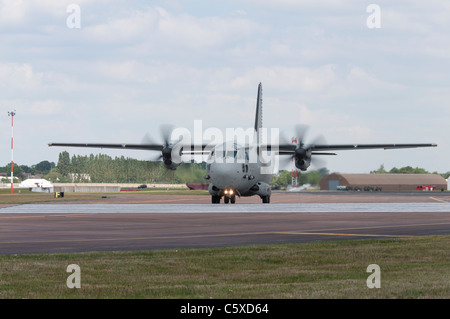 Alenia C-27J Spartan avion de transport militaire de taille moyenne arrive à RAF Fairford, Angleterre pour le 2011 RIAT Banque D'Images