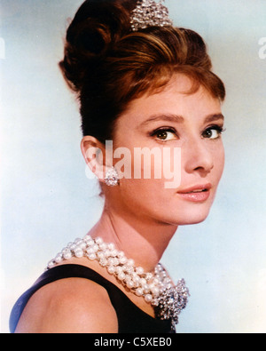 AUDREY HEPBURN (1929-1993) Actrice belge née en 1961 dans le film Breakfast At Tiffany's Banque D'Images