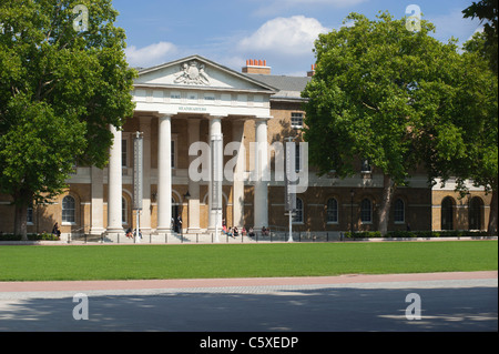 La Saatchi Gallery art dans le vieux Duke of York's HQ, juste à côté de la Kings Road à Chelsea, Londres, Angleterre, Royaume-Uni. Banque D'Images