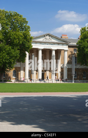 La Saatchi Gallery art dans le vieux Duke of York's HQ, juste à côté de la Kings Road à Chelsea, Londres, Angleterre, Royaume-Uni. Banque D'Images