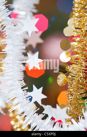 Guirlande de guirlandes de décorations de Noël Banque D'Images