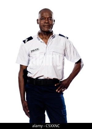 Portrait d'un policier afro-américain smart smiling with hand on taille en studio sur fond isolé blanc Banque D'Images