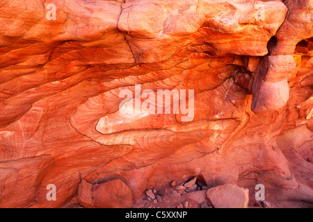 Colorés, riches en minéraux des roches dans le canyon coloré sur la péninsule du Sinaï en Égypte. . Banque D'Images