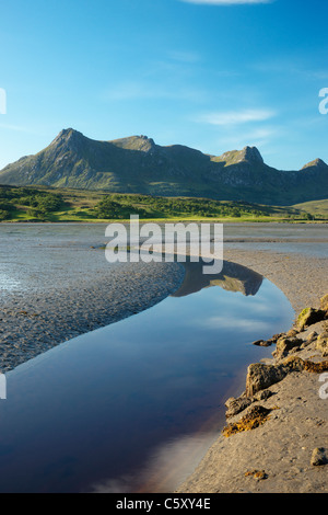 Ben loyal et la langue maternelle de Kyle, près de langue, Sutherland, Highland, Scotland, UK. Banque D'Images