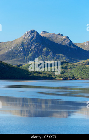 Ben loyal et la langue maternelle de Kyle, près de langue, Sutherland, Highland, Scotland, UK. Banque D'Images