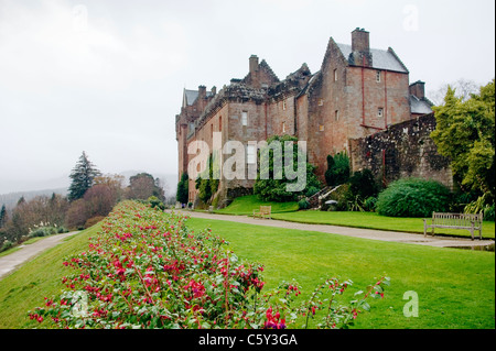 Le château de Brodick, datant de 1588, sur l'île d'Arran, Ecosse, Royaume-Uni Banque D'Images