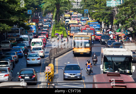 Le trafic lourd à Bangkok, Thaïlande Banque D'Images