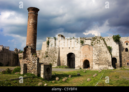 Yedikule Château (Château de Tours à 7) l'architecture Byzantine et ruines de mosquée à Istanbul, Turquie Banque D'Images