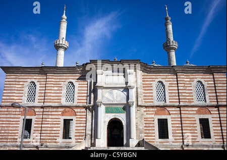 Aussi appelé mosquée Laleli Mosque Tulipe style baroque architecture extérieure, Istanbul, Turquie. Banque D'Images