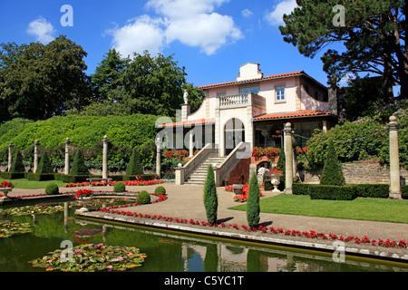 Les grands jardins italiens et Villa à Compton Acres Dorset Angleterre Banque D'Images