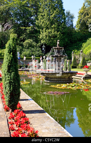 Les grands jardins italiens à Compton Acres dans le Dorset en Angleterre Banque D'Images